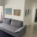 Apto Na Quadra Do Mar