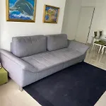 Apto Na Quadra Do Mar