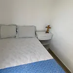 Apto Na Quadra Do Mar